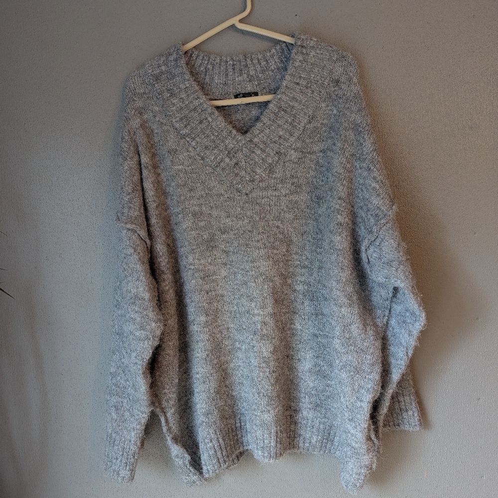Wild Fable Light Gray V-Neck Sweater XL